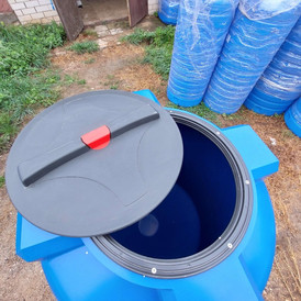 Фото-33915 Емкость вертикальная с конусным дном ВЦК-77 - 400 литров в металлической обрешётке. Спутник Агро.