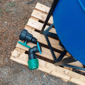 Фото-33887 Емкость вертикальная с конусным дном ВЦК-77 - 400 литров в металлической обрешётке. Спутник Агро.