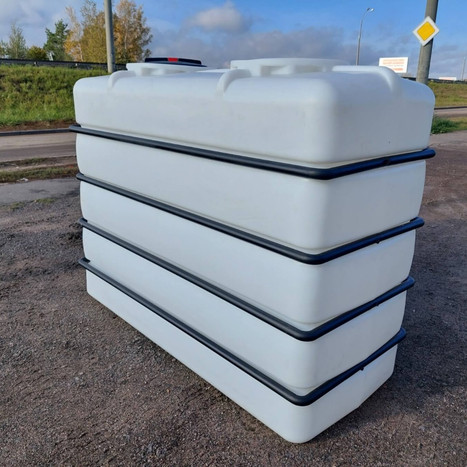 Фото-25682 Емкость K 3000 литров белая в обрешетке