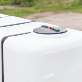 Фото-25702 Емкость KR 4000 литров белая в обрешетке