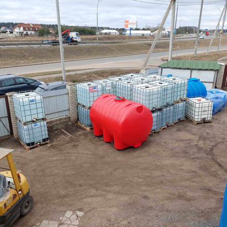 Фото-33186 Емкость КАС HR 8000 литров с откидной крышкой красный