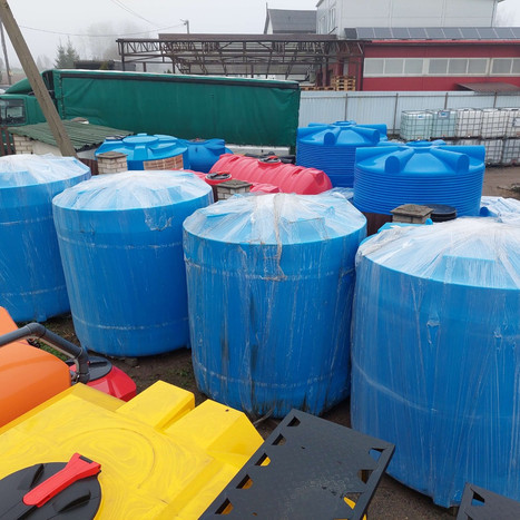 Фото-34675 Емкость цилиндрическая вертикальная 8000 литров с дыхательным клапаном