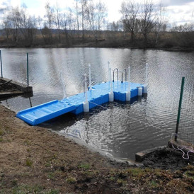 Фото-32162 Сходня к модульному пластиковому понтону с переходником
