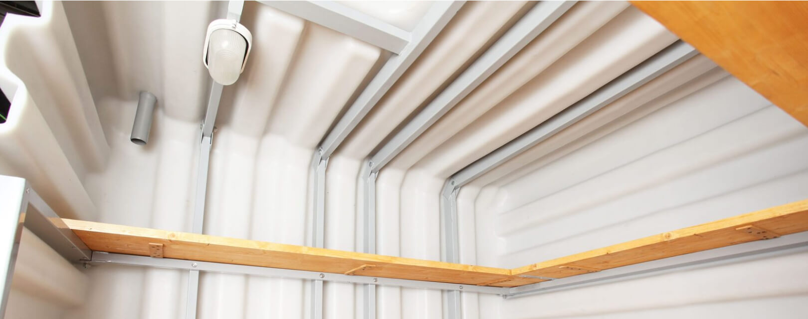 Оборудование пластикового погреба